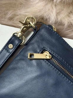 VIAMAJA Clutch|Cross Body<Smuk læder clutch - LADY Midnight Blue