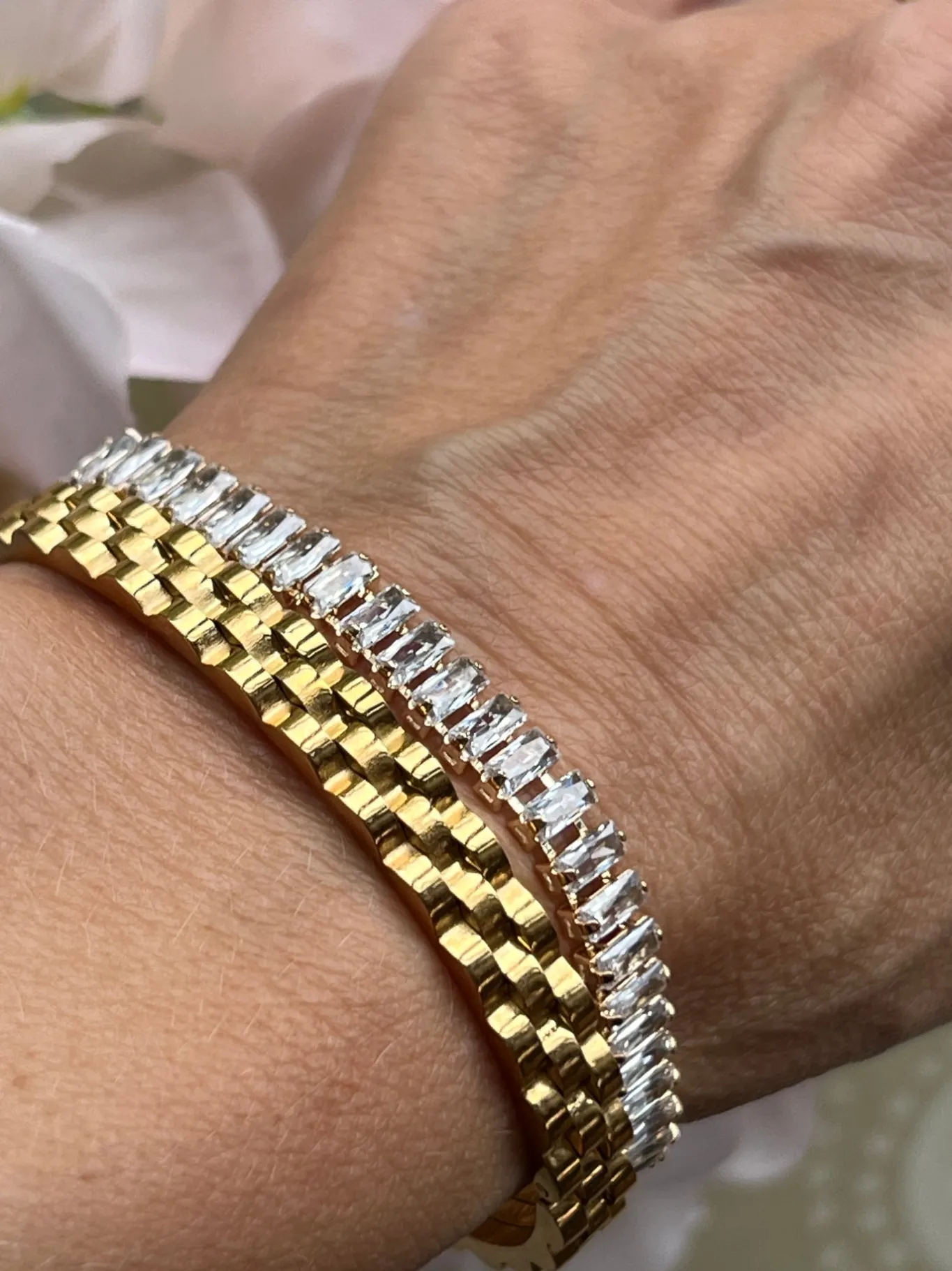 VIAMAJA Armbånd<Tennisarmbånd Thelma med zirkoner - guldbelagt