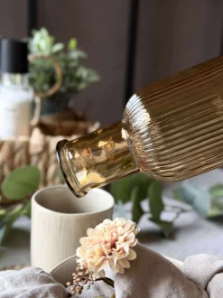VIAMAJA Kander Og Karafler<Vandflaske med korkprop – Gylden 1 ltr.