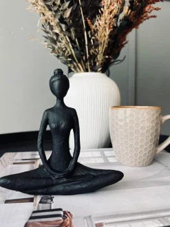 VIAMAJA Interiør|Pynte Genstande<YOGA - Small black Lady