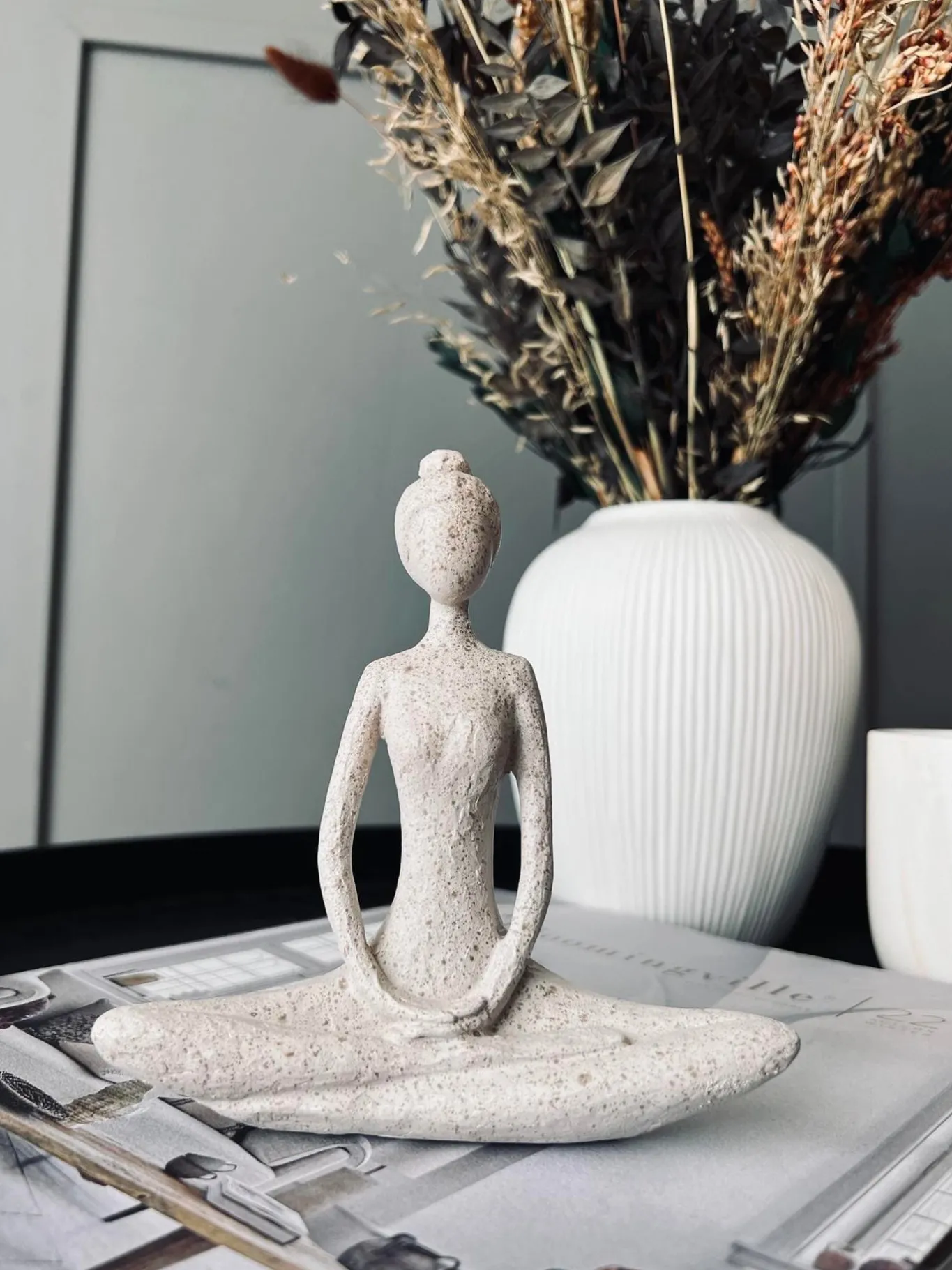 VIAMAJA Interiør|Pynte Genstande<YOGA - Small white Lady
