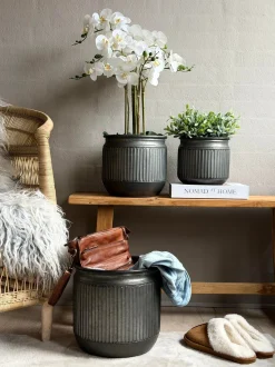 VIAMAJA Urtepotter|Kurve Og Potter<Zink potte med riller – 3 stk.